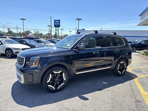 Used 2024 Kia Telluride S FWD image 4