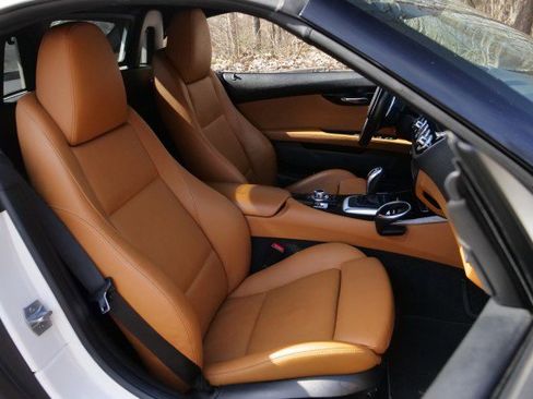 Used 2015 BMW Z4 sDrive35is image 29