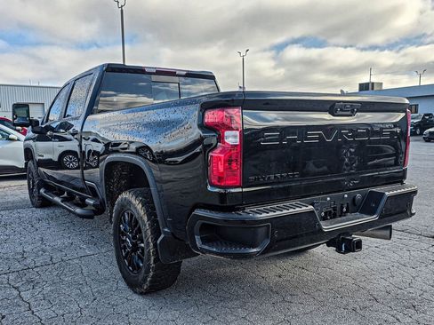 Used 2023 Chevrolet Silverado 2500 LT w/ Midnight Edition image 4