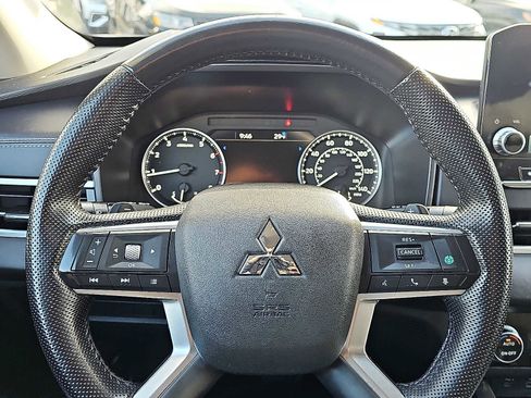 Used 2024 Mitsubishi Outlander SE image 21