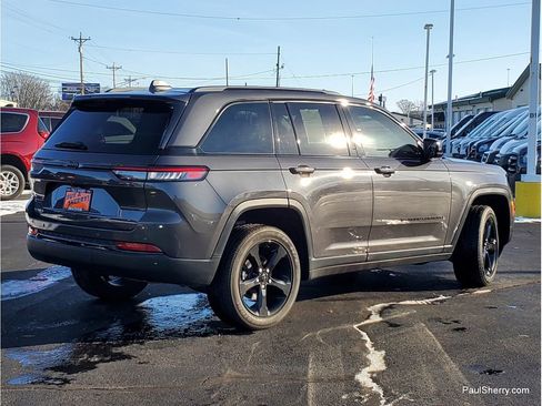 Used 2022 Jeep Grand Cherokee Altitude image 10