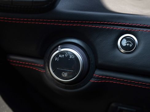 Used 2018 Ferrari 488 Spider RWD image 37
