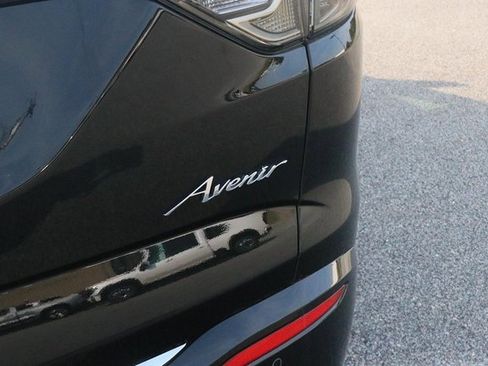 Used 2024 Buick Enclave Avenir w/ Avenir Technology Package image 7