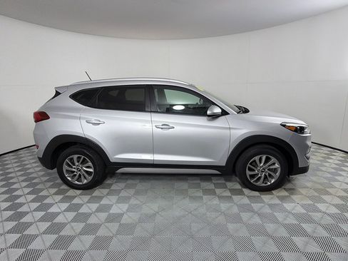 Used 2017 Hyundai Tucson SE w/ SE Popular Package 02 AWD/4WD image 4