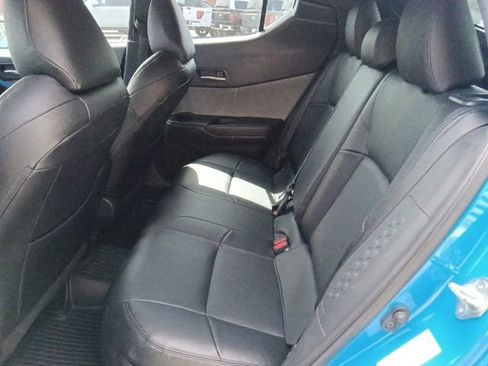 Used 2019 Toyota C-HR XLE FWD image 26