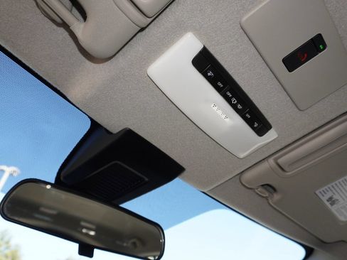 Used 2024 Nissan Kicks SV FWD image 19