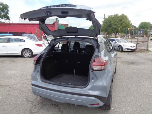 Used 2024 Nissan Kicks SV FWD image 13