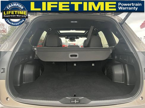 Used 2025 Subaru Forester Premium image 13