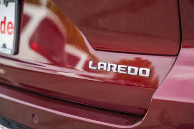 Used 2025 Jeep Grand Cherokee Laredo X w/ Luxury Tech Group I AWD/4WD image 18