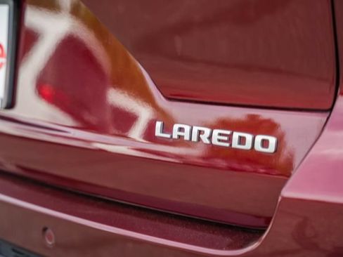 Used 2025 Jeep Grand Cherokee Laredo X w/ Luxury Tech Group I AWD/4WD image 18