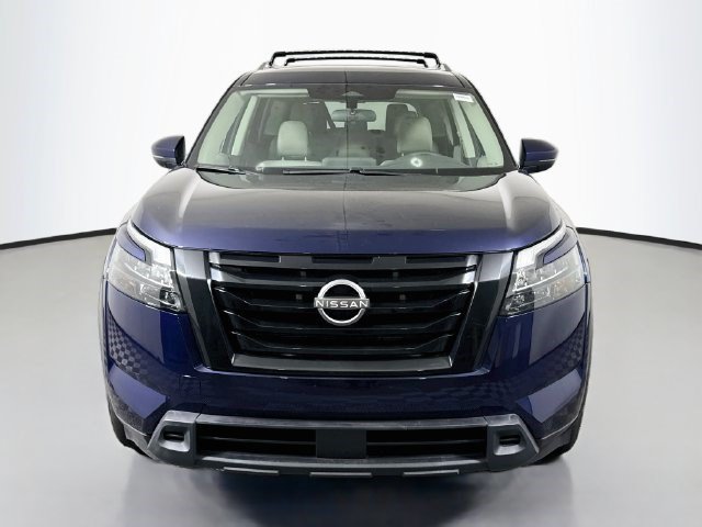 Used 2024 Nissan Pathfinder SV w/ Lighting Package (N92) FWD image 2