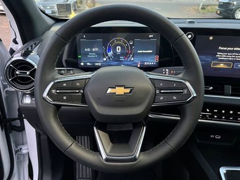 New 2026 Chevrolet Equinox LT w/ Convenience Package II image 24