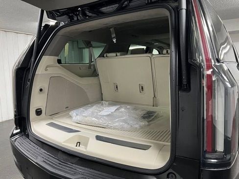 New 2025 Cadillac Escalade ESV Sport Platinum w/ LPO, ONYX Package image 19