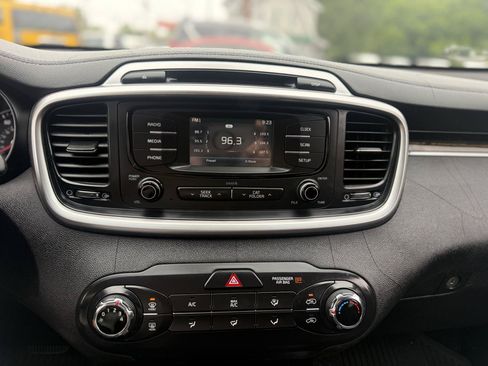 Used 2016 Kia Sorento LX FWD image 26