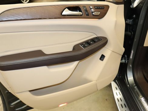 Used 2019 Mercedes-Benz GLE 400 4MATIC image 7