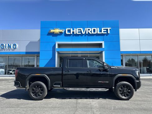 Certified 2024 GMC Sierra 2500 AT4 w/ AT4 Preferred Package AWD/4WD image 1