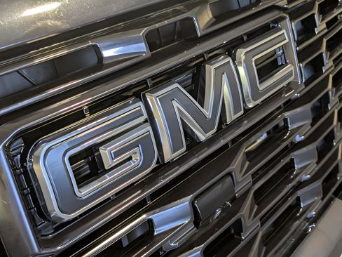 Used 2024 GMC Sierra 3500 Denali Ultimate AWD/4WD image 36