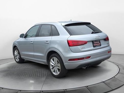 Used 2018 Audi Q3 2.0T Premium w/ Convenience Package AWD/4WD image 3