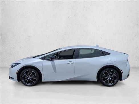 Used 2023 Toyota Prius XLE FWD image 9