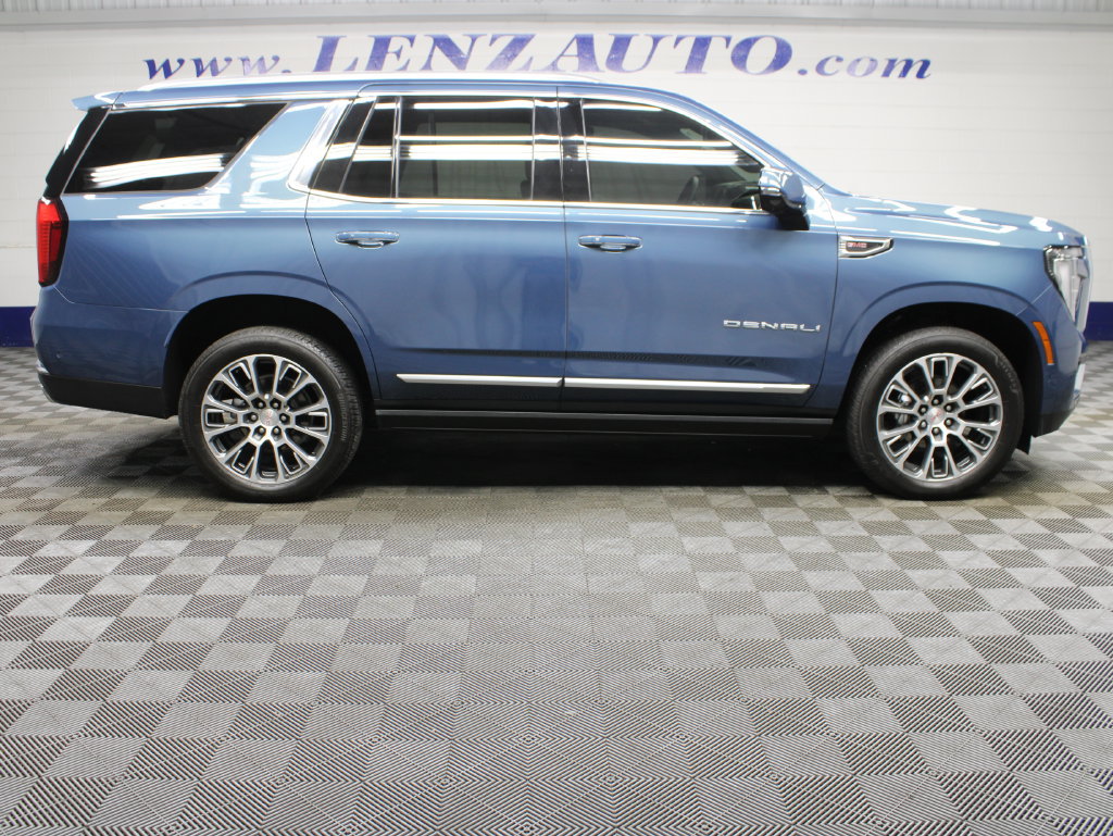 Used 2026 GMC Yukon Denali w/ Sun & Power Step Package AWD/4WD image 2