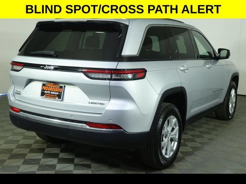 Used 2023 Jeep Grand Cherokee Limited AWD/4WD image 10
