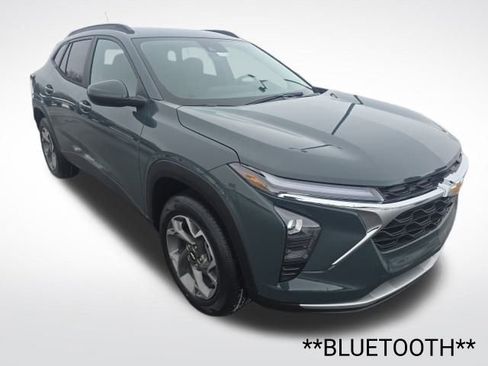 New 2026 Chevrolet Trax LT w/ Driver Confidence Package image 7