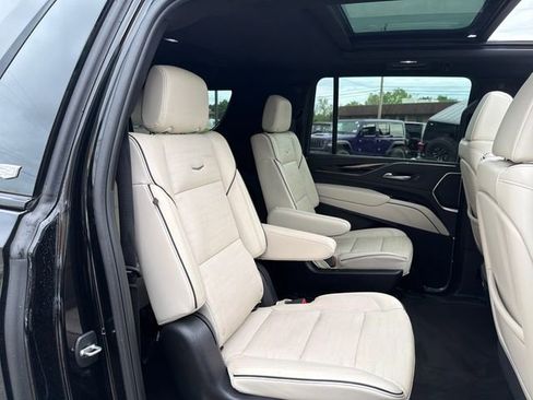 Used 2024 Cadillac Escalade ESV Sport image 30