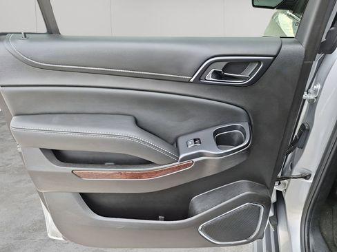 Used 2017 GMC Yukon XL SLT w/ Open Road Package image 17