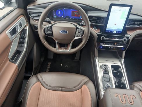 Used 2023 Ford Explorer King Ranch w/ Technology Package image 18