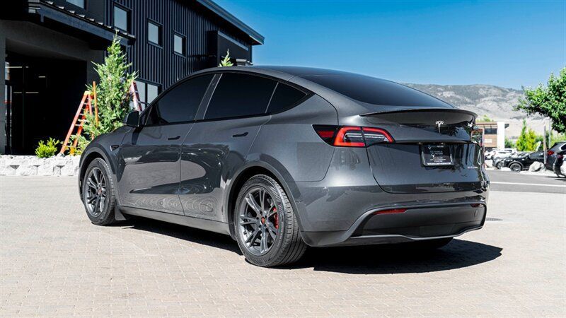 Used 2022 Tesla Model Y Performance AWD/4WD image 2