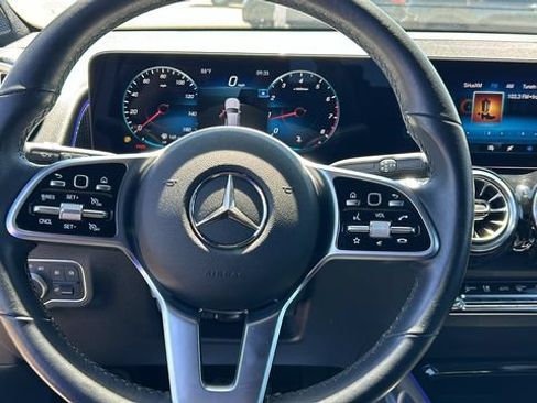 Used 2022 Mercedes-Benz GLB 250 w/ Premium Package Lite image 19