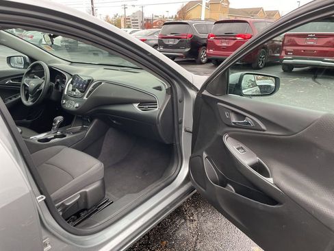Used 2023 Chevrolet Malibu LT image 34