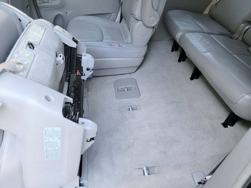 Used 2004 Toyota Sienna XLE AWD/4WD image 12