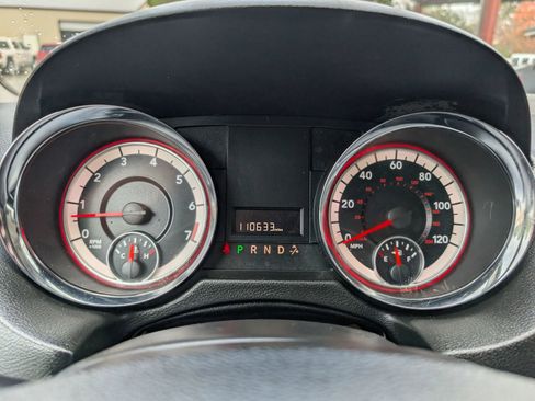 Used 2019 Dodge Grand Caravan SE image 18