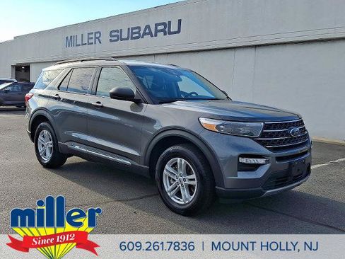 Certified 2023 Ford Explorer XLT w/ Equipment Group 202A AWD/4WD image 1