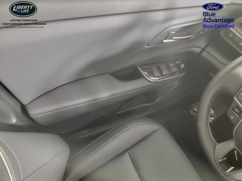 Used 2025 Toyota Crown Platinum AWD/4WD image 32