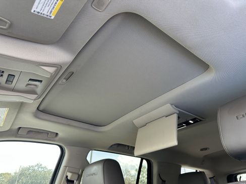Used 2018 GMC Yukon Denali w/ Denali Ultimate Package image 23