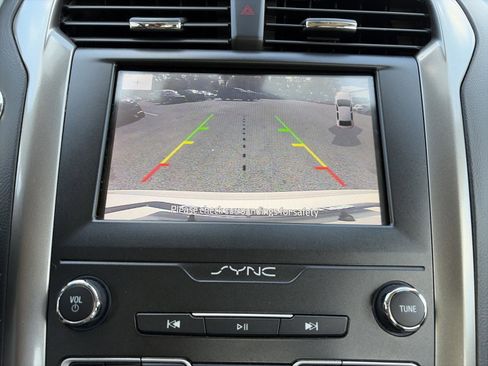 Certified 2020 Ford Fusion SEL image 21