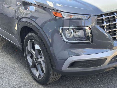 Certified 2025 Hyundai Venue SEL FWD image 7
