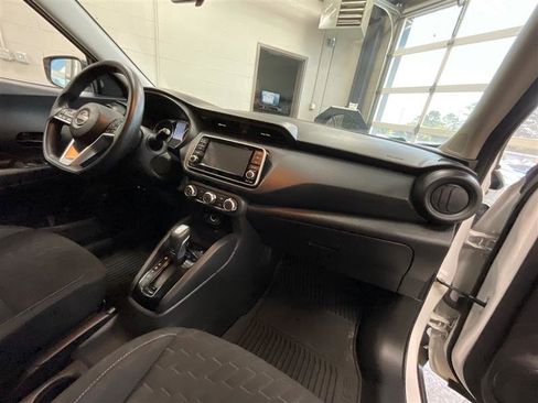 Used 2022 Nissan Kicks S image 27