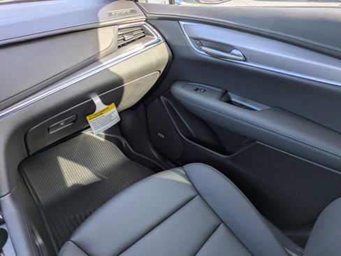 New 2026 Cadillac XT5 Luxury w/ LPO, Floor Liner Package image 15