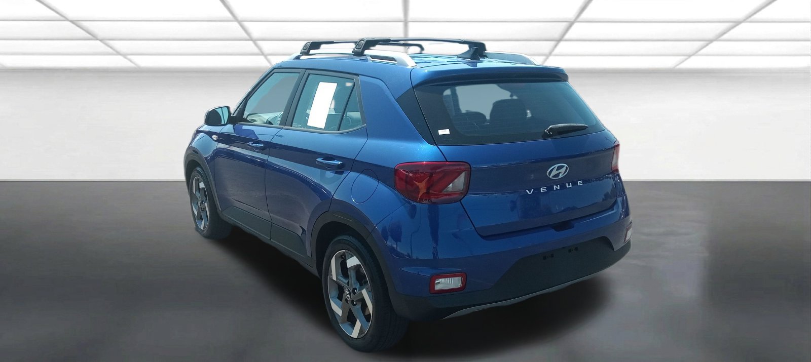 Used 2022 Hyundai Venue Limited FWD image 7