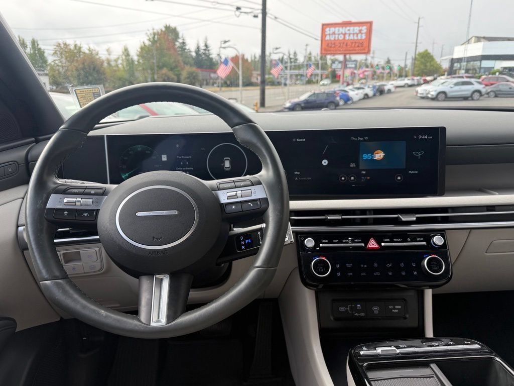 Certified 2026 Hyundai Tucson Limited AWD/4WD image 22
