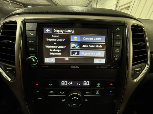 Used 2013 Jeep Grand Cherokee Laredo image 38