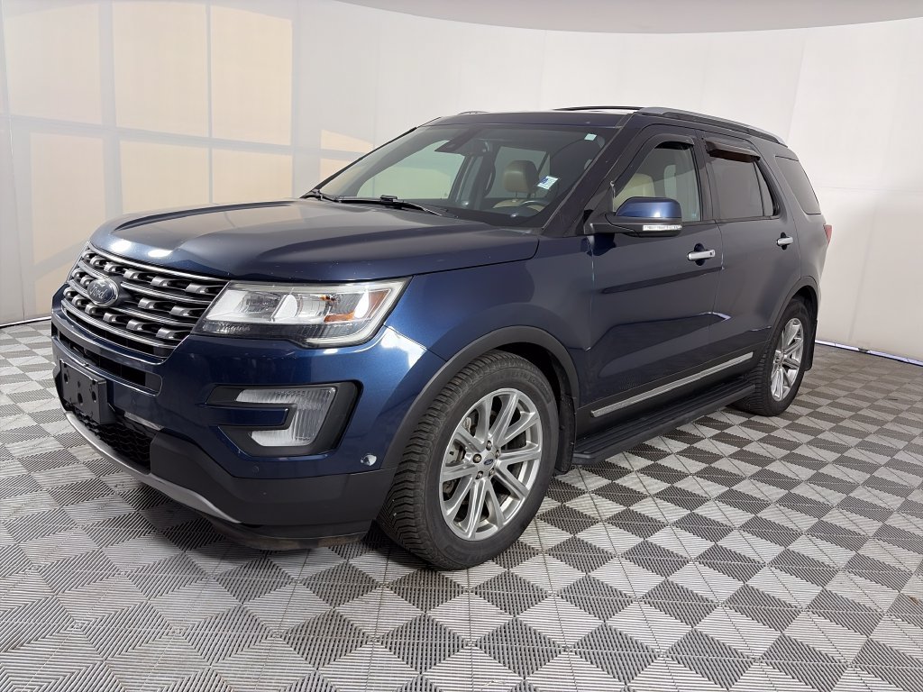 Used 2017 Ford Explorer Limited w/ Equipment Group 301A AWD/4WD image 3