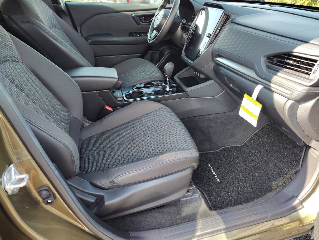 Certified 2026 Subaru Forester Premium w/ Base/Premium Plus Package AWD/4WD image 32