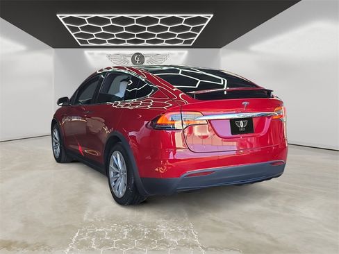 Used 2020 Tesla Model X Long Range image 3