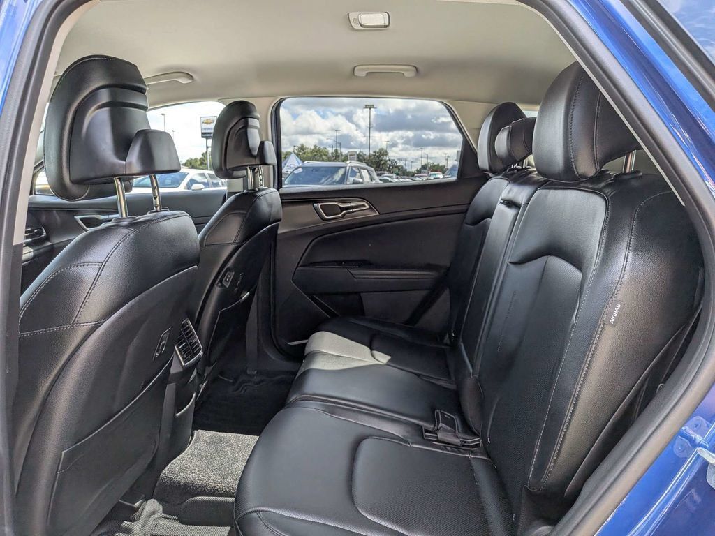 Used 2024 Kia Sportage EX FWD image 13
