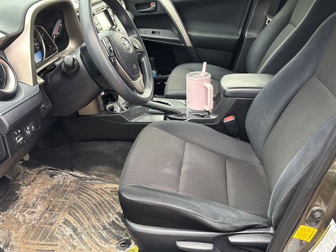 Used 2015 Toyota RAV4 LE image 2