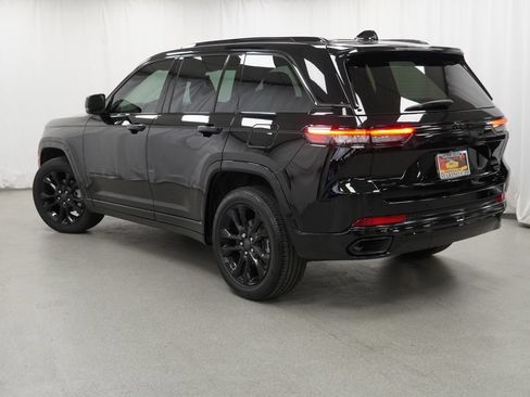 Certified 2023 Jeep Grand Cherokee Overland AWD/4WD image 14